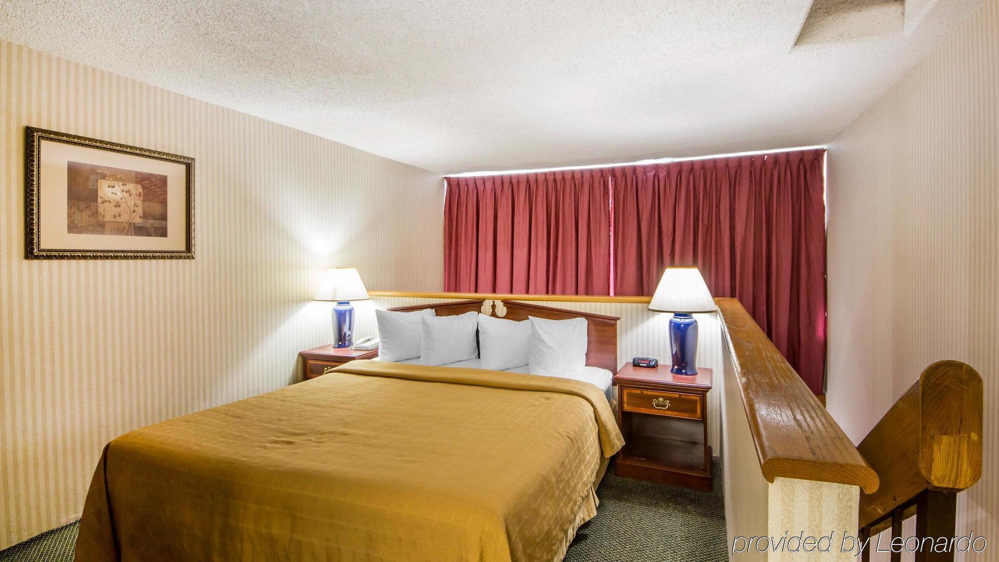 Quality Inn Ponca City Route 77 外观 照片