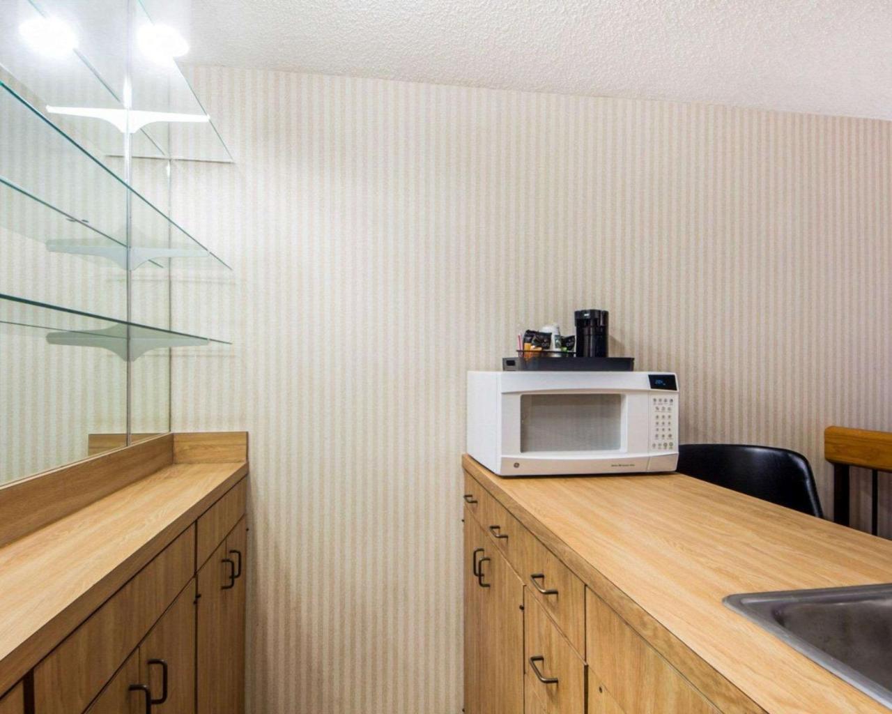 Quality Inn Ponca City Route 77 外观 照片