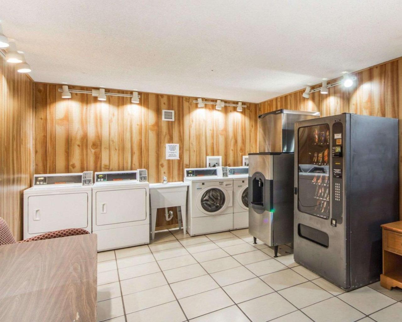Quality Inn Ponca City Route 77 外观 照片