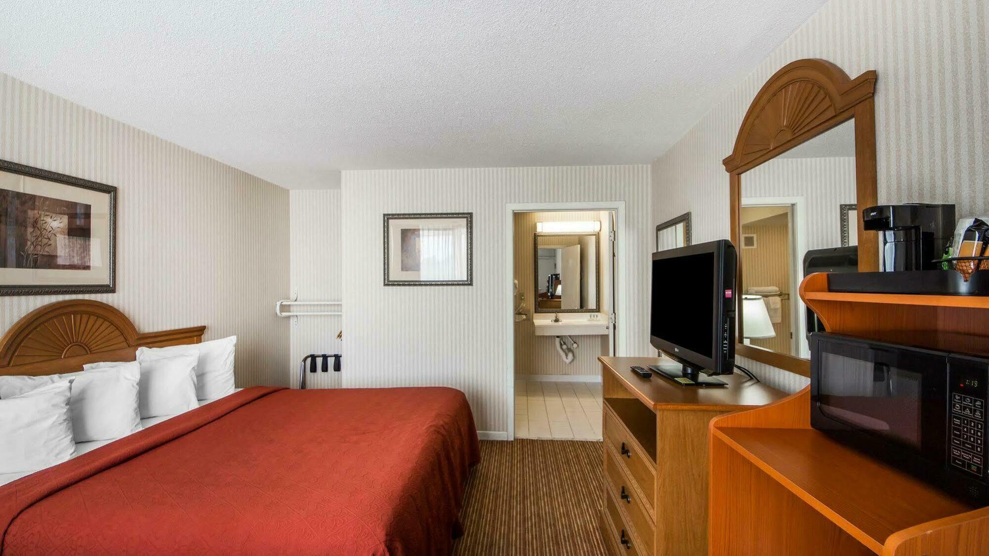 Quality Inn Ponca City Route 77 外观 照片